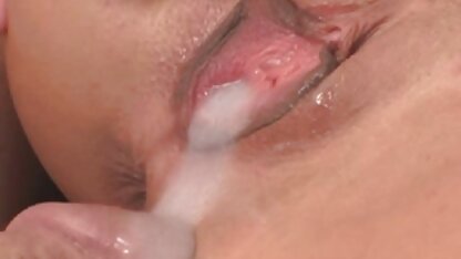 Kelsi Monroe exibe o seu grande rabo durante um video sexo coletivo broche profundo
